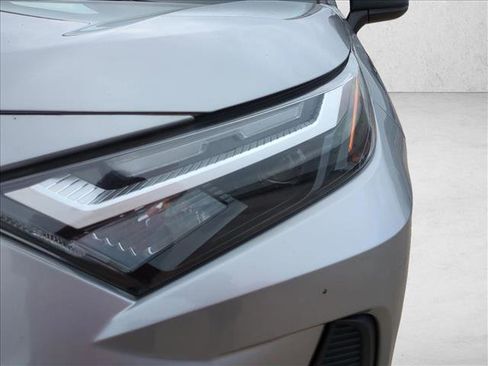 Used 2024 Toyota RAV4 LE image 9