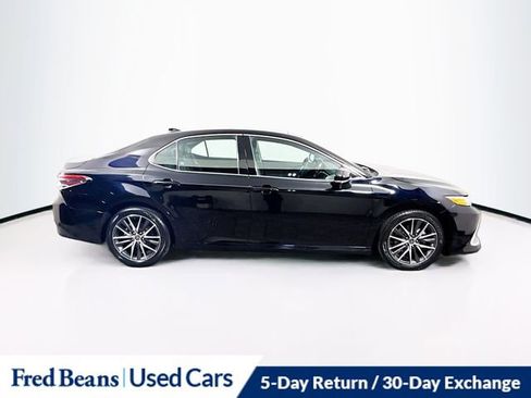 Used 2023 Toyota Camry XLE w/ Navigation Package image 9