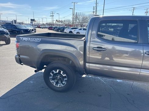 Used 2021 Toyota Tacoma TRD Off-Road w/ Technology Package image 5
