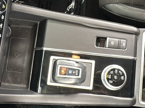 Used 2024 Mitsubishi Outlander SE Black Edition image 29