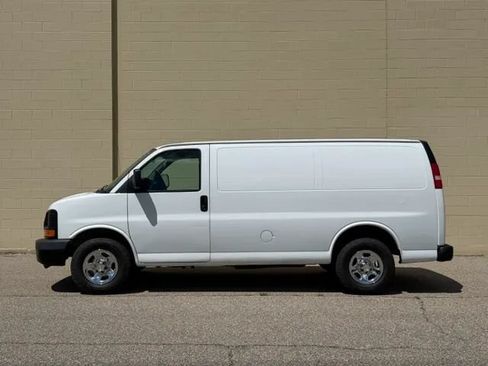 Used 2007 Chevrolet Express 1500 RWD image 9