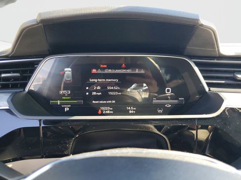 Used 2022 Audi e-tron Chronos w/ Chronos Package image 26