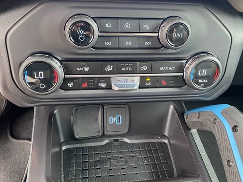 Certified 2024 Ford Bronco Wildtrak AWD/4WD image 17