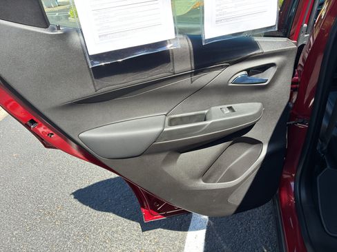 Used 2022 Chevrolet Bolt LT w/ Infotainment Package FWD image 44