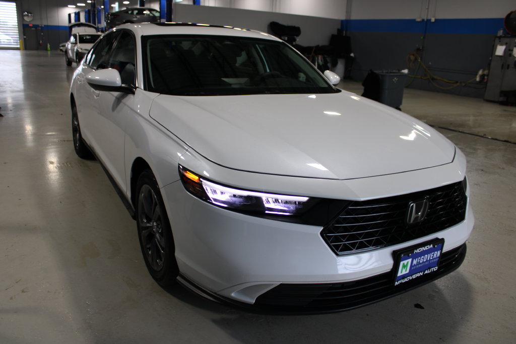 Used 2023 Honda Accord EX image 3