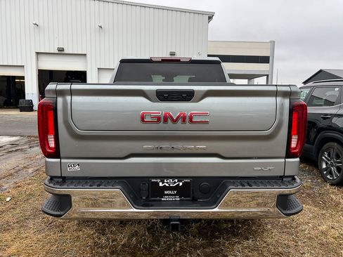 Used 2025 GMC Sierra 1500 SLT image 4