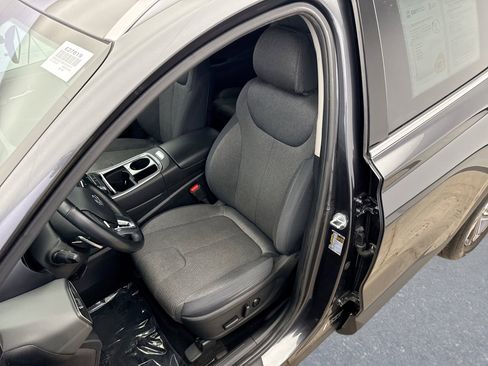 Used 2023 Hyundai Santa Fe SEL image 11