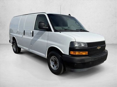 Used 2019 Chevrolet Express 2500 w/ Driver Convenience Package RWD image 3