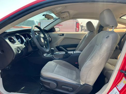 Used 2010 Ford Mustang Coupe RWD image 10