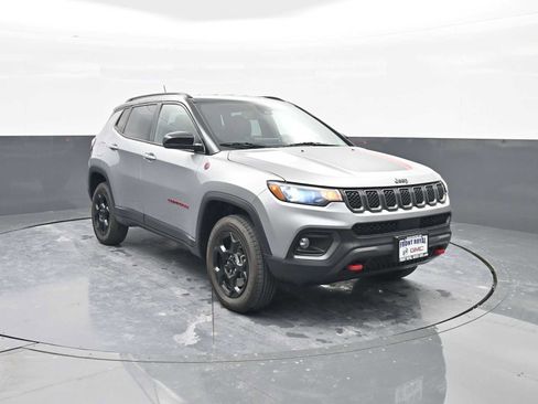 Used 2023 Jeep Compass Trailhawk image 1