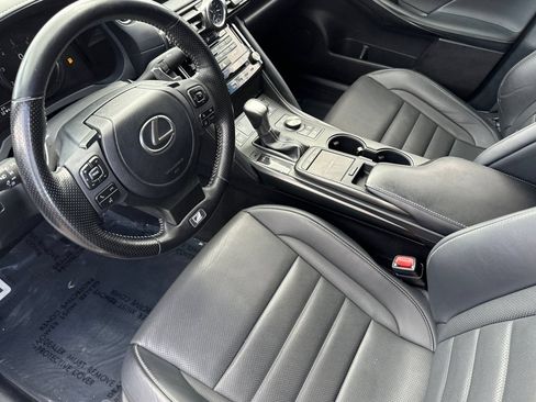 Used 2022 Lexus IS 350 F Sport RWD image 10