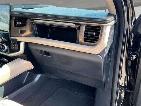 Used 2024 Ford Expedition Max Limited AWD/4WD image 19