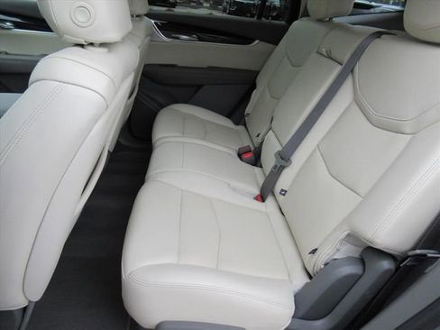 Certified 2024 Cadillac XT6 Premium Luxury image 29