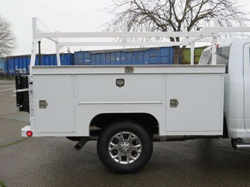 New 2024 RAM 3500 Tradesman image 17