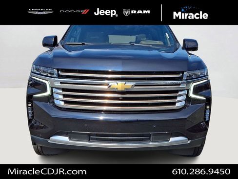 Used 2024 Chevrolet Suburban High Country w/ Advanced Technology Package AWD/4WD image 2
