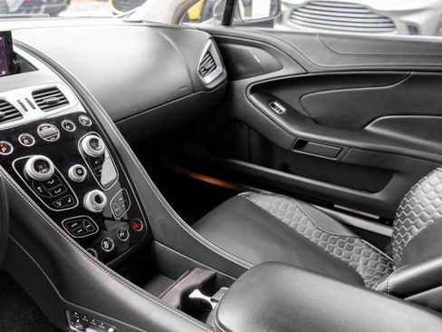 Used 2016 Aston Martin Vanquish Volante RWD image 10