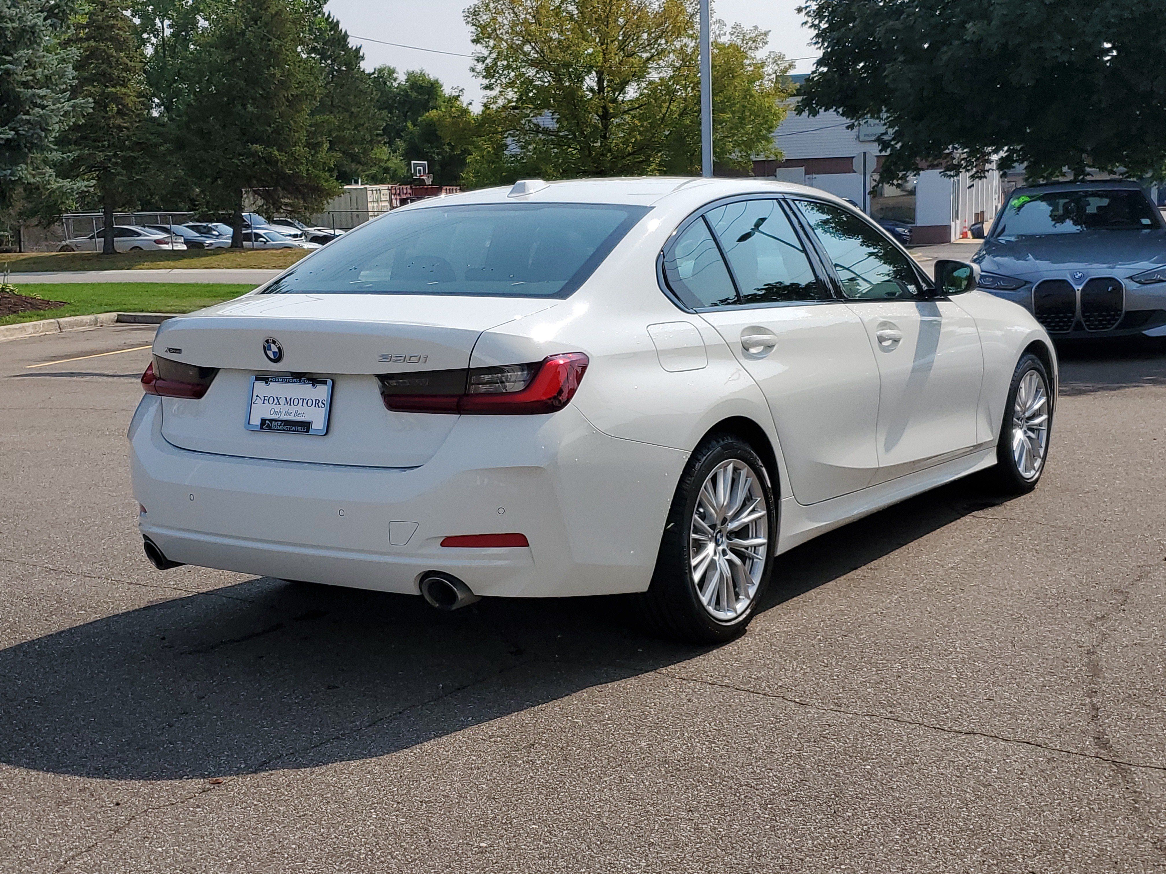 Certified 2023 BMW 330i xDrive Sedan w/ Driving Assistance Package AWD/4WD image 5