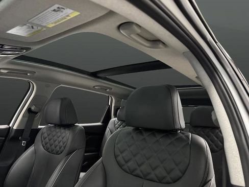 Used 2023 Hyundai Santa Fe Limited w/ Cargo Package image 7