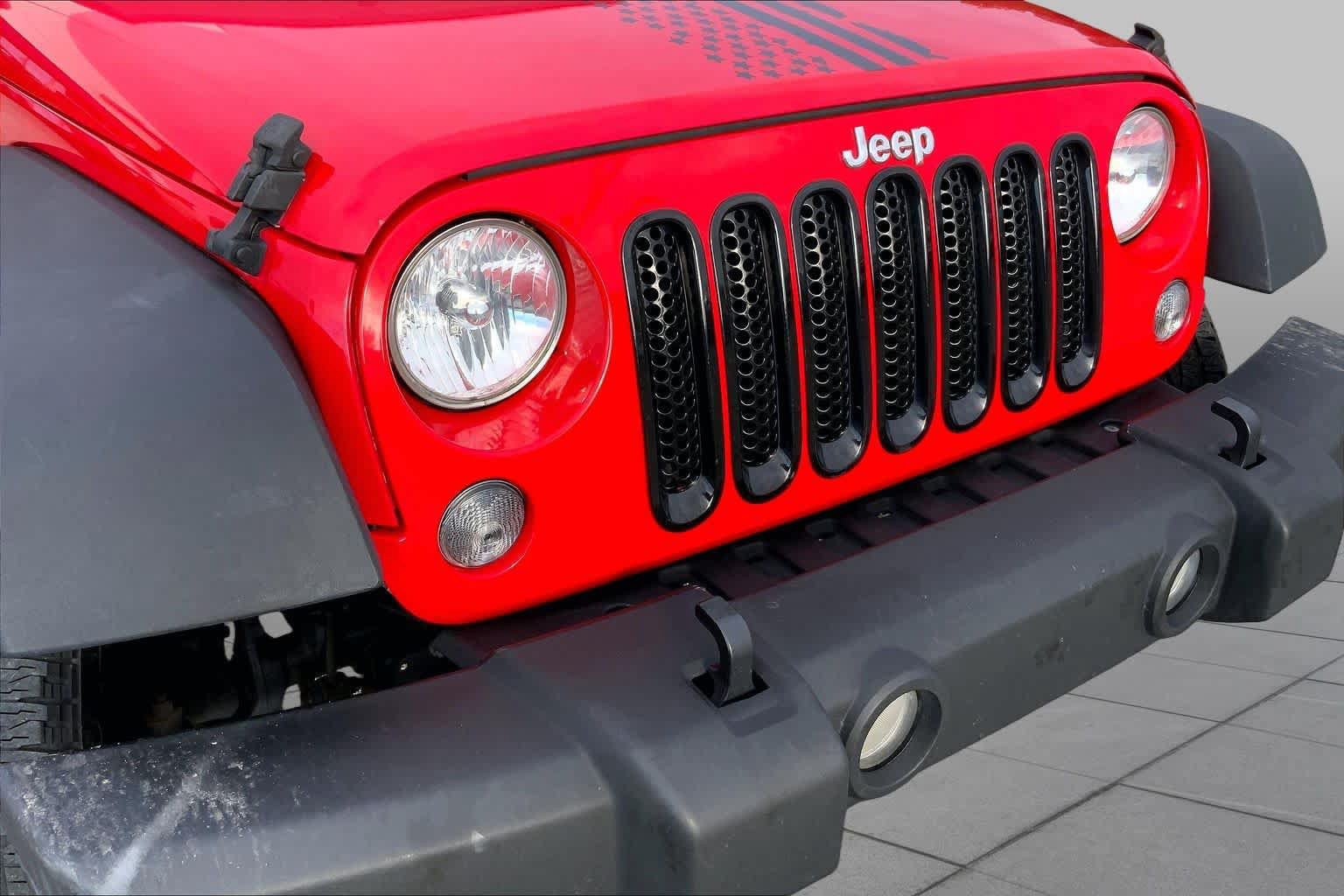 Used 2016 Jeep Wrangler Unlimited Sport w/ Connectivity Group AWD/4WD image 25
