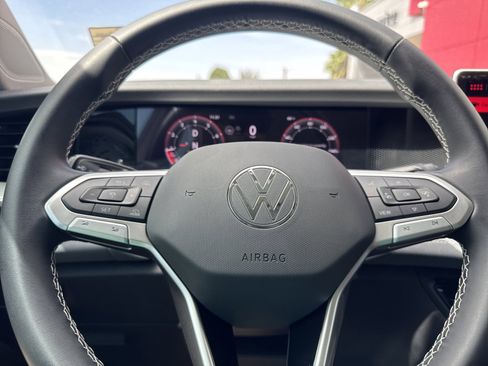 New 2026 Volkswagen Tiguan SE FWD image 28