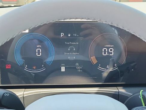New 2027 Hyundai Santa Fe SE FWD image 9