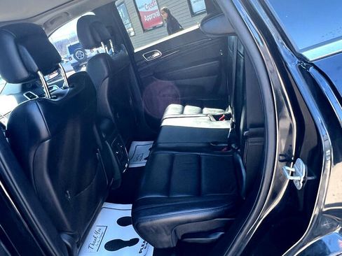 Used 2012 Jeep Grand Cherokee Laredo image 11