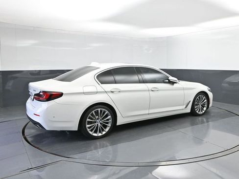 Used 2021 BMW 530i w/ Premium Package image 15