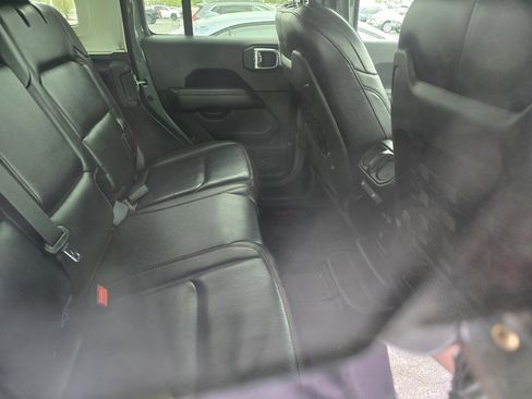 Used 2019 Jeep Wrangler Unlimited Rubicon w/ Dual Top Group image 15