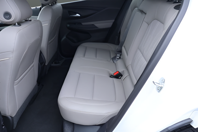 Used 2025 Buick Envista Avenir FWD image 14