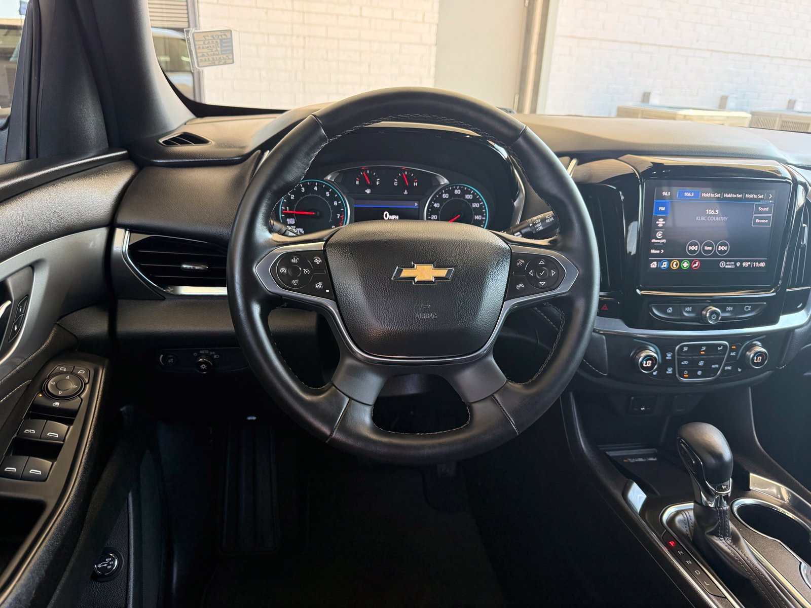Used 2023 Chevrolet Traverse LT FWD image 12