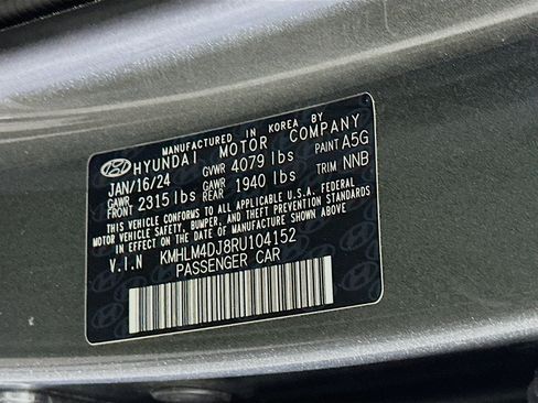 Used 2024 Hyundai Elantra Blue image 12