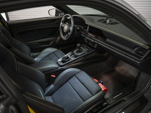 Used 2025 Porsche 911 GT3 RWD image 35
