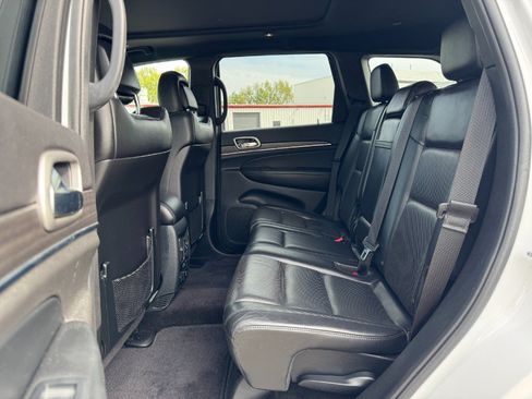 Used 2018 Jeep Grand Cherokee Limited w/ Luxury Group II AWD/4WD image 16
