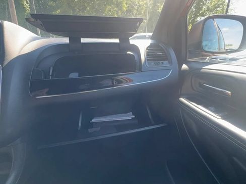 Used 2015 Dodge Grand Caravan SXT FWD image 24