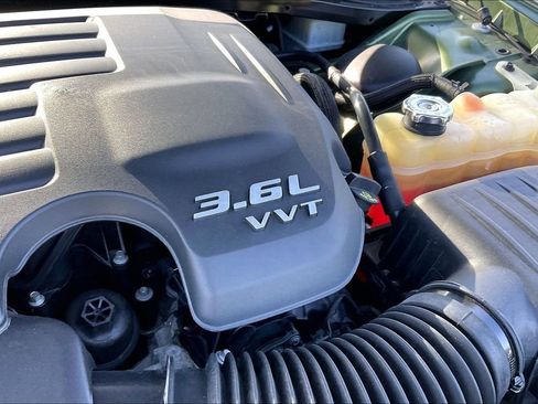 Used 2018 Dodge Challenger SXT image 29