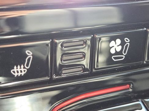 Used 2023 Jeep Grand Cherokee L Limited w/ Luxury Tech Group II image 7