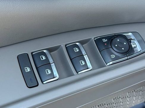 New 2026 Kia Carnival FWD image 13