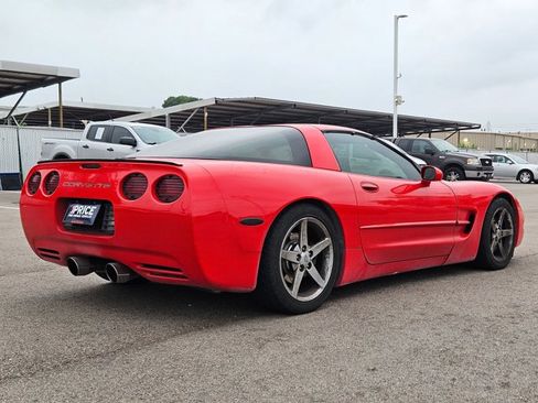 Used 2002 Chevrolet Corvette Coupe w/ Preferred Equipment Group2 RWD image 5