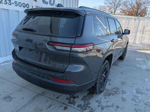 Used 2025 Jeep Grand Cherokee L Altitude image 15