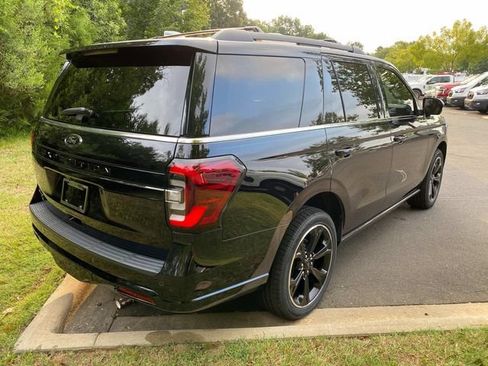 Used 2023 Ford Expedition Limited RWD image 34