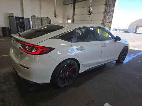 Used 2024 Honda Civic Sport Touring image 3