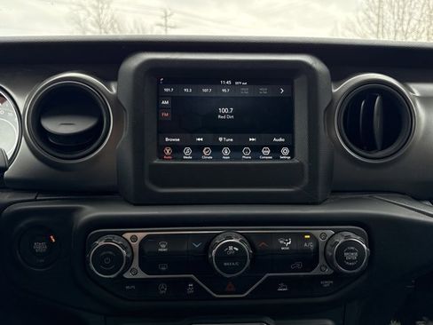 Used 2023 Jeep Wrangler Sport image 14