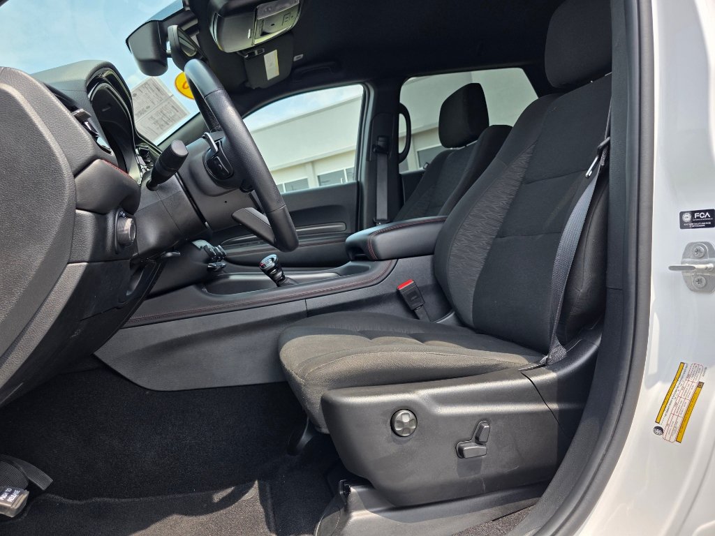 Used 2025 Dodge Durango GT RWD image 13