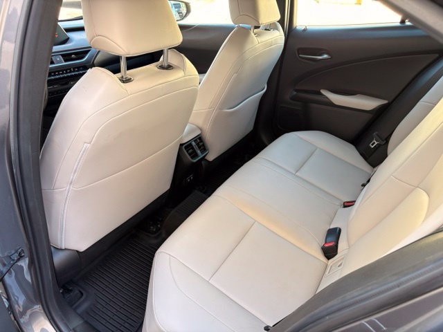 Used 2019 Lexus UX 200 w/ Premium Package FWD image 13