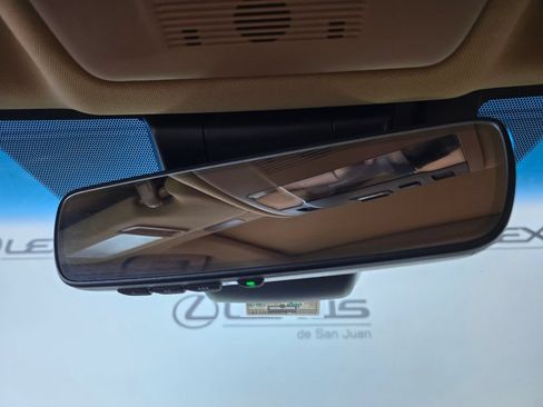 Used 2025 Lexus ES 300h w/ Premium Package FWD image 20
