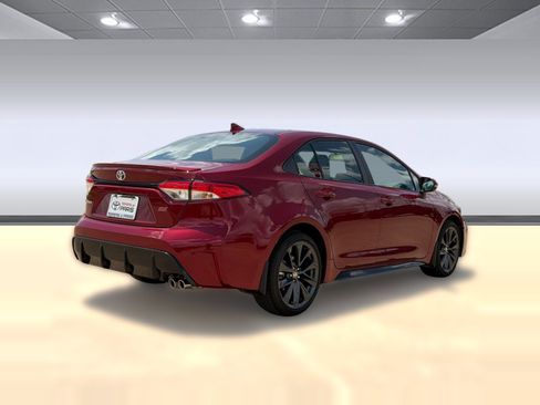 Used 2026 Toyota Corolla SE w/ SE Package FWD image 9
