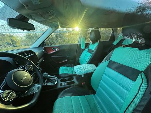 Certified 2025 Kia Soul GT-Line w/ GT-Line Technology Package image 8