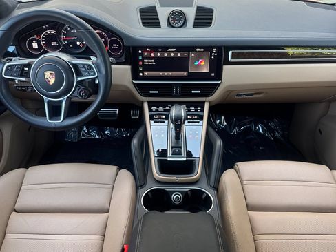 Used 2022 Porsche Cayenne GTS AWD/4WD image 13