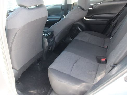 Used 2020 Toyota RAV4 XLE AWD/4WD image 14