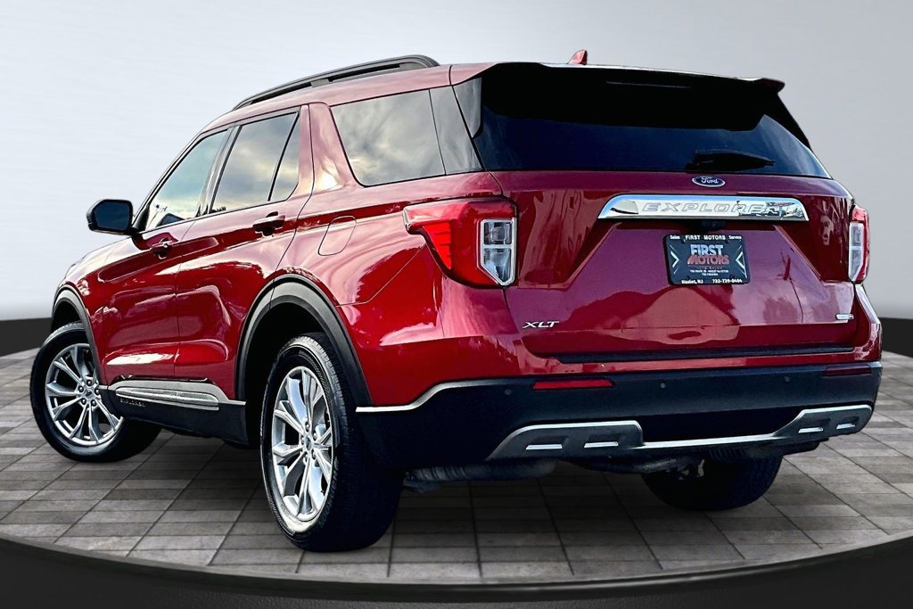 Used 2020 Ford Explorer XLT w/ Equipment Group 202A AWD/4WD image 7